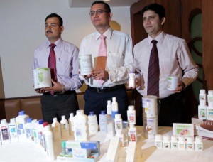 Representatives of Amway India displaying the products of the company at a press conference at Jammu on Thursday. —Excelsior/Rakesh Representatives of Amway India displaying the products of the company at a press conference at Jammu on Thursday. —Excelsior/Rakesh