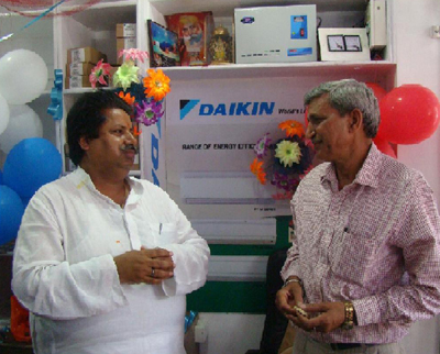 pMinister for Revenue, Raman Bhalla after inaugurating Daikin showroom at Gandhi Nagar. Minister for Revenue, Raman Bhalla after inaugurating Daikin showroom at Gandhi Nagar.
