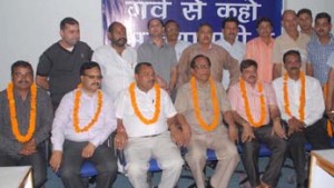 Newly elected team of CCI, posing for a photograph after taking over charge during a function at Chamber Bhavan in Jammu on Tuesday. —Excelsior/Rakesh Newly elected team of CCI, posing for a photograph after taking over charge during a function at Chamber Bhavan in Jammu on Tuesday. —Excelsior/Rakesh