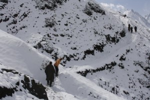 Governor undertakes aerial reconnaissance of Pahalgam-Holy Cave-Baltal tracks Governor undertakes aerial reconnaissance of Pahalgam-Holy Cave-Baltal tracks