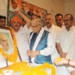 Dr Murli Manohar Joshi and other BJP leaders paying tributes to Dr Shyama Prasad Mookherjee at Jammu on Saturday.		—Excelsior/Rakesh