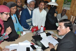 Speaker Legislative Assembly Mubarak Gul interacting with delegation at Srinagar on Friday.