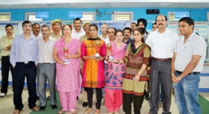 SBI team of Jammu Cantt branch being felicitated for best performance.