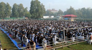 People offer Eid-ul-Azha prayers at Polo Ground, Srinagar on Wednesday. (Another pic on page 11) —Excelsior/Amin War