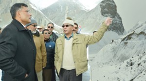 Divisional Commissioner, Shalindra Kumar taking stock of developmental activities at Kargil on Monday.