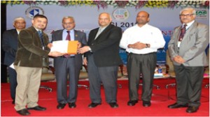 Amit Sharma receiving CSI Award from J Satyanaryana, Secretary DieTY, GoI and other dignitaries during CSI-Nihilent Awards Ceremony held at Vishakhapatnam.
