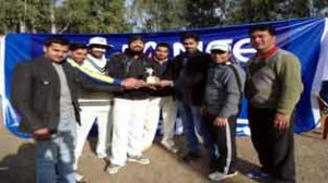 Parveen Singh of MCC receiving man of the match award from the dignitaries.