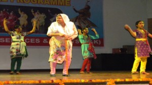 A scene from the play “Beti Toh Vardaan Hai”.