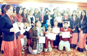 Participants of ‘Oil and Gas Conservation Fortnight’ posing for photograph with Divisional Commissioner Shantmanu at Jammu on Friday. -Excelsior/Rakesh