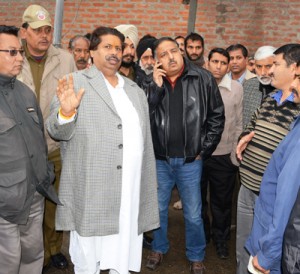 Minister for Housing, Raman Bhalla interacting with the residents of Sheikh Nagar on Wednesday.