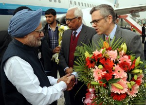 Prime Minister Dr Manmohan Singh being received by Governor N N Vohra and Chief Minister Omar Abdullah at Technical Airport, Jammu on Sunday. Another pic on page 9.