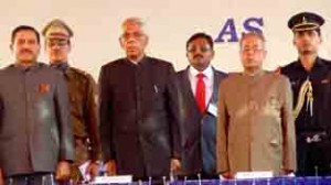 President of India, Pranab Mukherjee, M K Narayanan and Prof Rattan Lal Hangloo during a function at West Bengal.