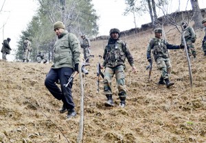 Troops during searches in Khoshipora forests of Baramulla district on Sunday. -Excelsior/Aabid Nabi