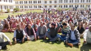 Farmers raising slogans during protest at Samba on Friday. —Excelsior/Gautam