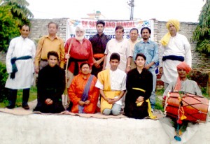 ESRM artists posing for a group photograph after staging Hindustani play ‘Samaaj Aur Hum’ in its Monday Theatre Series at Jammu.