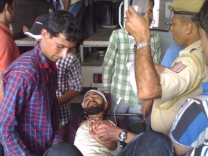 One of the injured in Ghora Nallah being shifted to hospital.   	-Photo/ K Kumar