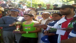 Winners being felicitated by the chief guest during the concluding function of Mountain Running Championship.
