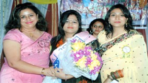 The winner mothers of Fancy Dress Competition posing for photograph on Monday.