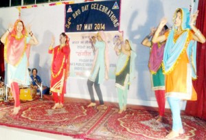 Cultural programme being organized during BRO's Raising Day by All India Radio, Kashmir.