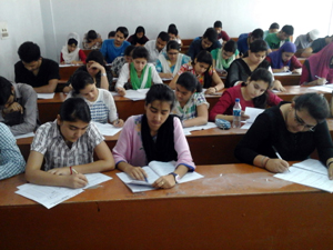 JKCET aspirants appearing in VST conducted by ASL Tutorial at Government Women College, Parade on Sunday.