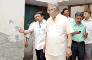 Minister for Health, Taj Mohi-ud-Din during his visit to SMGS Hospital on Monday.