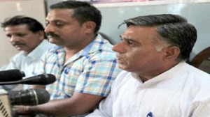 President, VDLU, Kuldeep Raj Chalotra, along with others addressing a press conference at Jammu on Wednesday. -Excelsior/ Rakesh