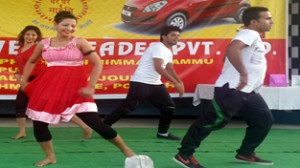 Participants presenting item during ‘Grameen Mohatsav’ at Kathua on Wednesday.