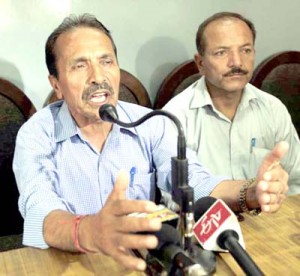 Office bearers of Serv Shakti Sevak Sanstha interacting with media persons at Jammu on Saturday. -Excelsior/Rakesh