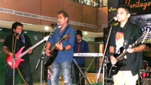 Rockstar Anmol Amla and the band performing during concluding day of ‘Monsoon Masti’ at City Square Mall, Jammu.