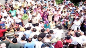 People protesting at Barnai Chowk on Tuesday. -Excelsior/Rakesh
