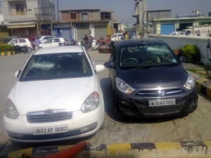 Vehicles damaged by accused at Randhawa Colony in Tehsil Vijaypur.—Excelsior/Gautam