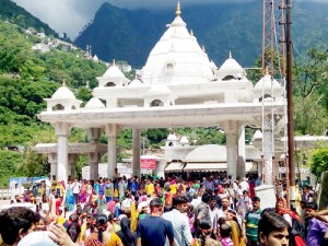 Heavy rush of pilgrims at Darshani Deodi near Katra on Monday.
