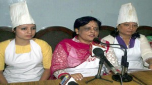 Geeta Thakur, proprietor and other staff members addressing a press conference on Friday. —Excelsior/Rakesh