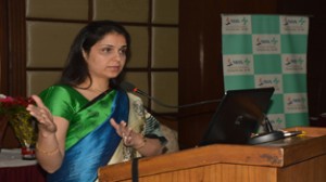 Dr Seema Wadhwa delivering lecture during CME at Chandigarh.