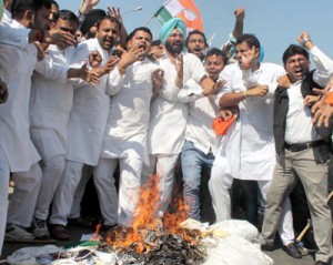 PYC activists holding ‘Yuva Garjana Rally’ against Pakistan in Jammu on Saturday. -Excelsior/Rakesh