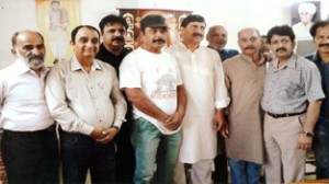 DADAA delegation posing with Jugal Kishore Sharma.