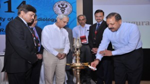 Union Minister Dr Jitendra Singh lighting the traditional lamp to formally inaugurate the Annual Conference of Indian Society of Neuroradiology (INSR) at New Delhi.