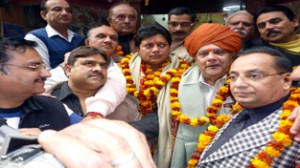 Rajesh Gupta being felicitated by Lakhdata Bazar Association on Friday.