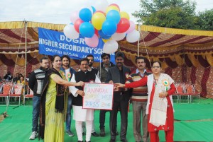 Chief guest releasing balloons while inaugurating Annual Sports Meet at Dogra HSS in Jammu.
