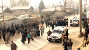 Protest against the killing of a sumo driver at Drusoo Pulwama. -Excelsior/Younis Khaliq