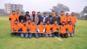State Tug-of-War teams posing for a group photograph before leaving for Senior Nationals and Federation Cup.