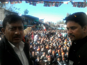 BJYM national president Anurag Thakur addressing a massive rally at Nowshera on Monday. —Excelsior/Bhat