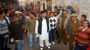 Vikram Malhotra, Congress candidate during door-to-door campaign in Jammu East on Tuesday.