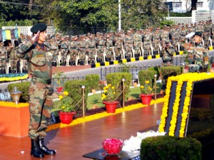 GOC-in-C Northern Command, Lt Gen DS Hooda and other ranks paying homage to martyrs of 1971 war at Udhampur.