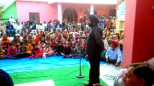 Congress candidate Manjit Singh, addressing a public meeting in Vijaypur constituency.