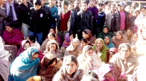 Women protestors wailing over the death of lady at Kishtwar. -Excelsior/Tilak Raj