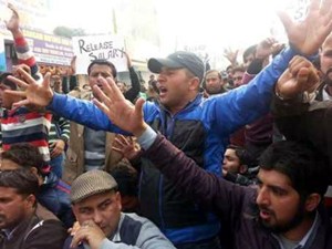 ReT teachers protesting near Press Club, Jammu on Saturday.