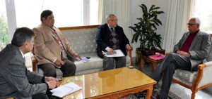 Governor N N Vohra discussing NITI Aayog with Planning and Finance Secretaries in Jammu on Monday.
