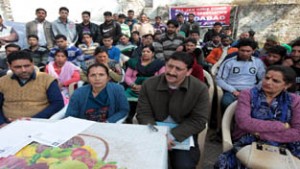 Office bearers of J&K Home Guards Welfare Association interacting with media persons at Jammu on Friday. —Excelsior/Rakesh