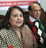 Poonam Dhawan interacting with media persons at Jammu on Saturday. —Excelsior/Rakesh